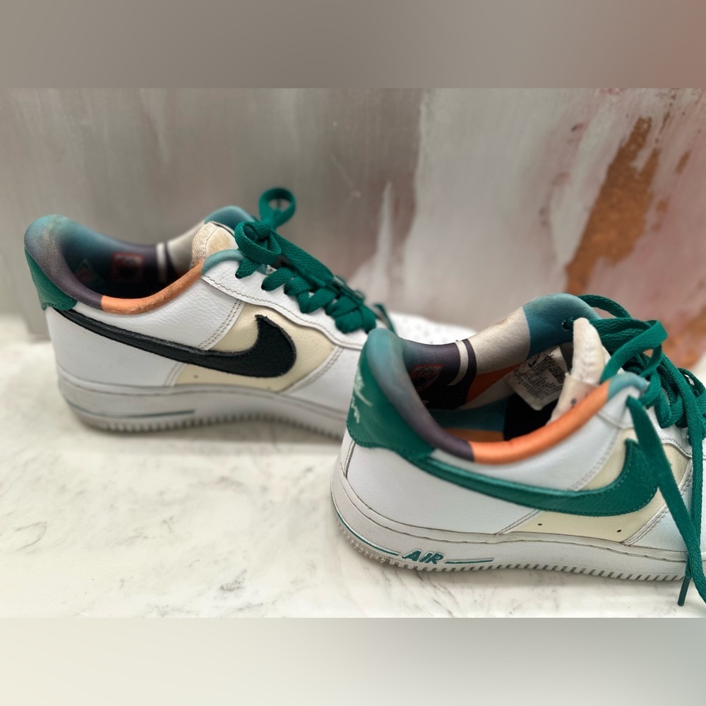 Nike‎ Air Force 1 Low '07 LV8 White Malachite Black & Green Swoosh Men’s Sz 8.5 - Picture 11 of 12